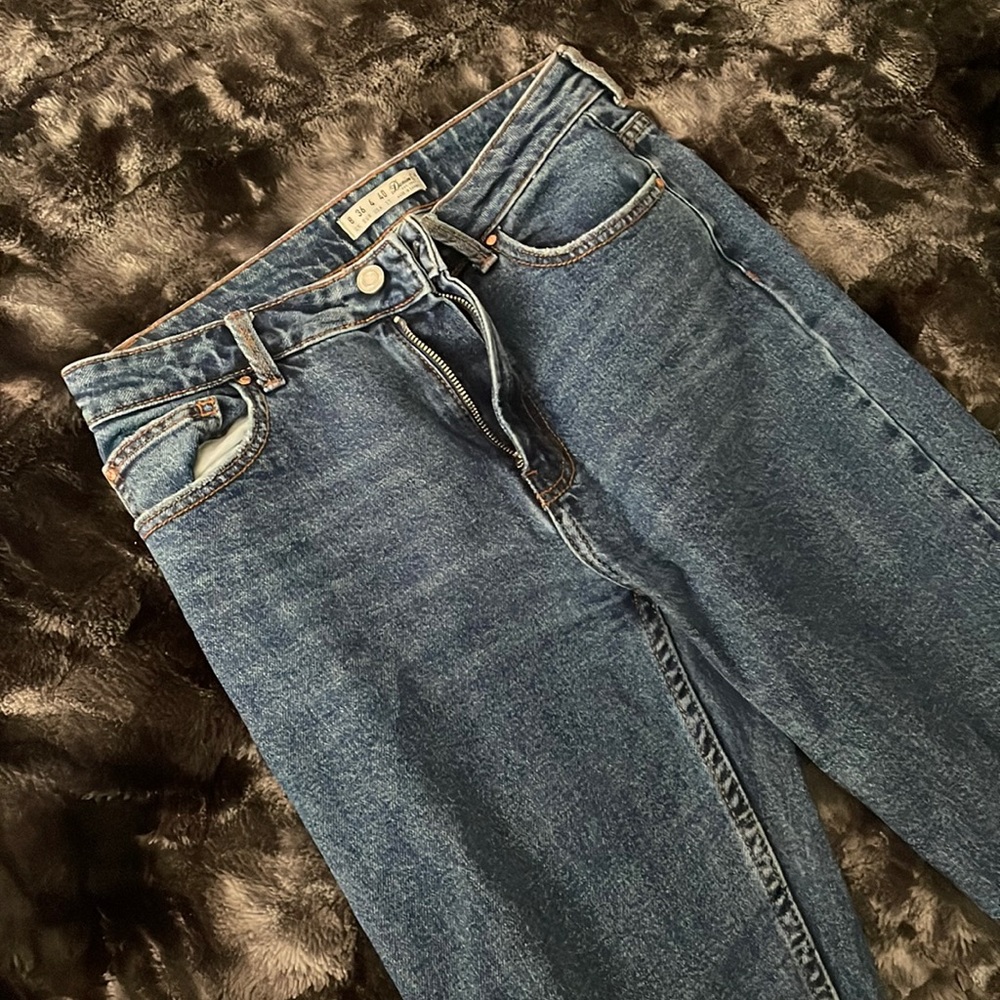 boyfriend jeans size 4, medium wash
